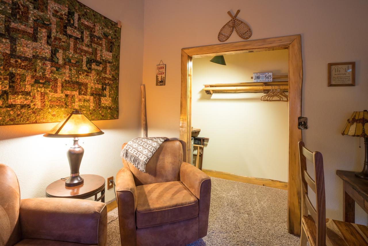 Whispering Pines Inn Флегстафф Екстер'єр фото