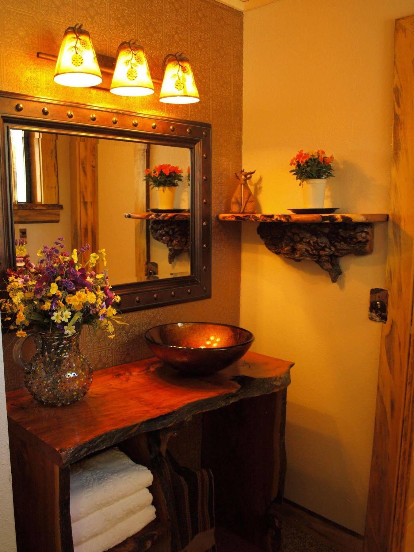Whispering Pines Inn Флегстафф Екстер'єр фото